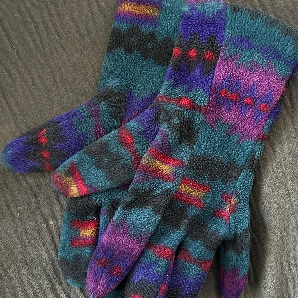 Colorful Patterned Gloves - Picture 3 of 8